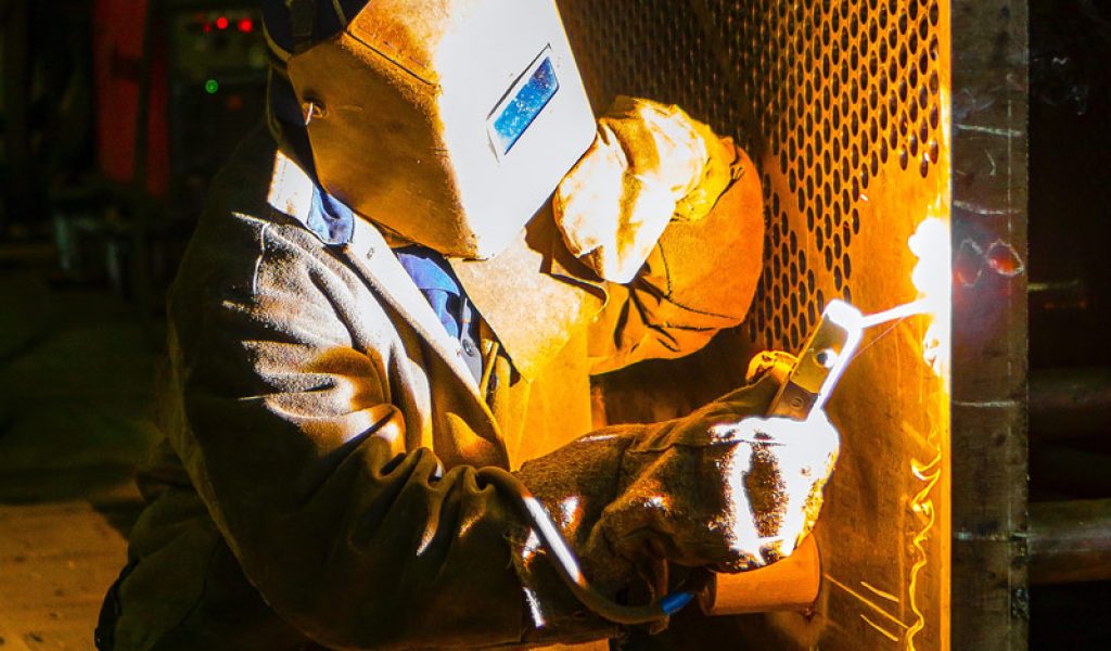 man-welding-metal-2880871.jpg